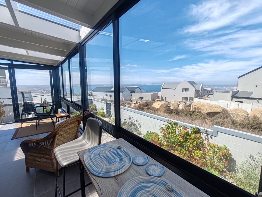 3 Bedroom Property for Sale in Hoogland Western Cape